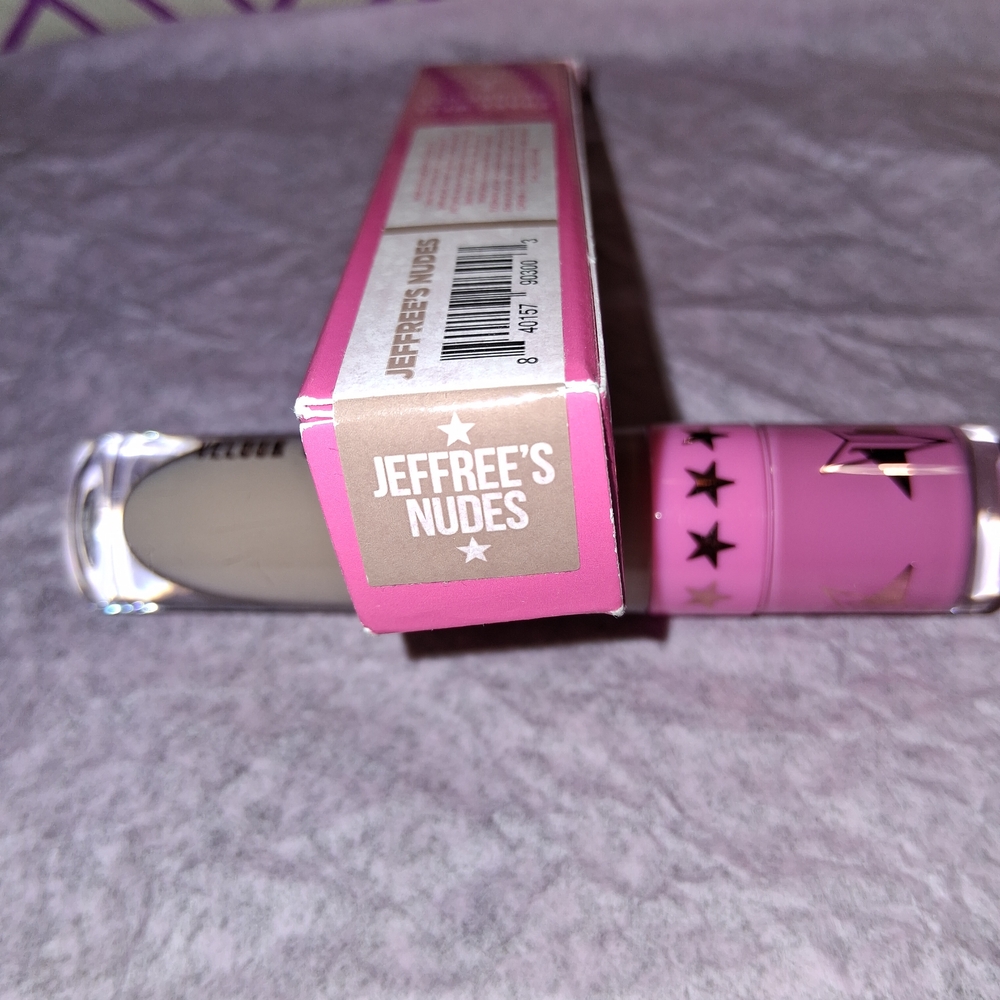 SOLD***🎄Jeffree Star Velour Liquid Lipstick - Beige Delight - Picture 3 of 3